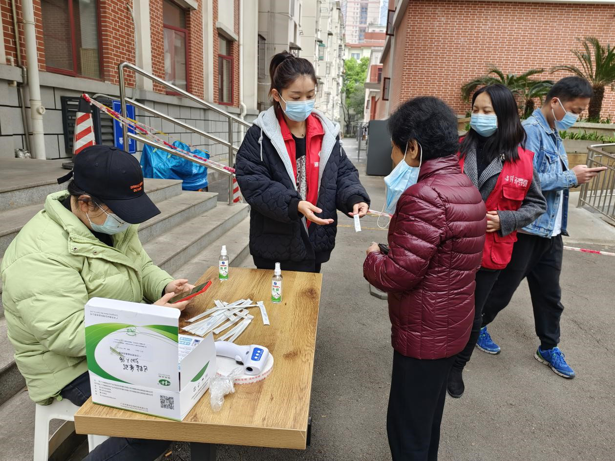 抗击疫情 星空（中国）养老在行动